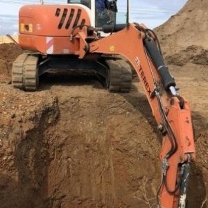 foto 7.5t excavator rubber offset Terex